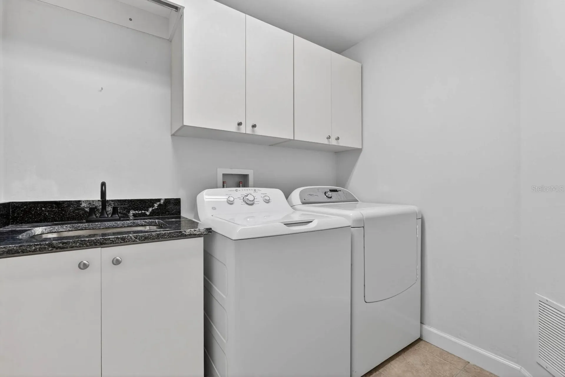 424 Luna Bella Lane New Smyrna Beach FL 32168