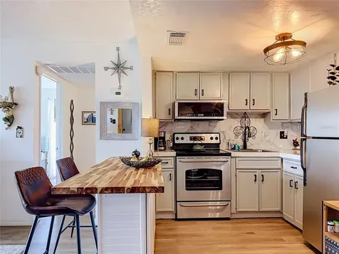 574 Orange Drive Altamonte Springs FL 32701