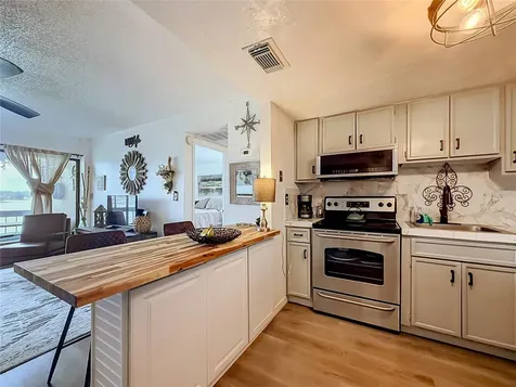 574 Orange Drive Altamonte Springs FL 32701