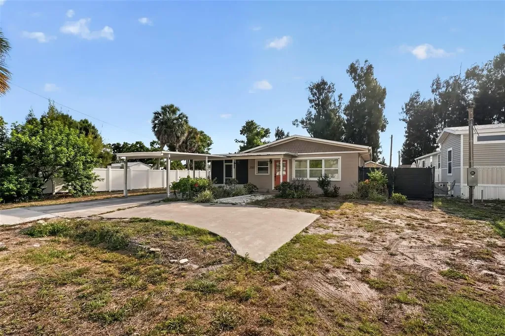 5511 3rd Street W Bradenton FL 34207
