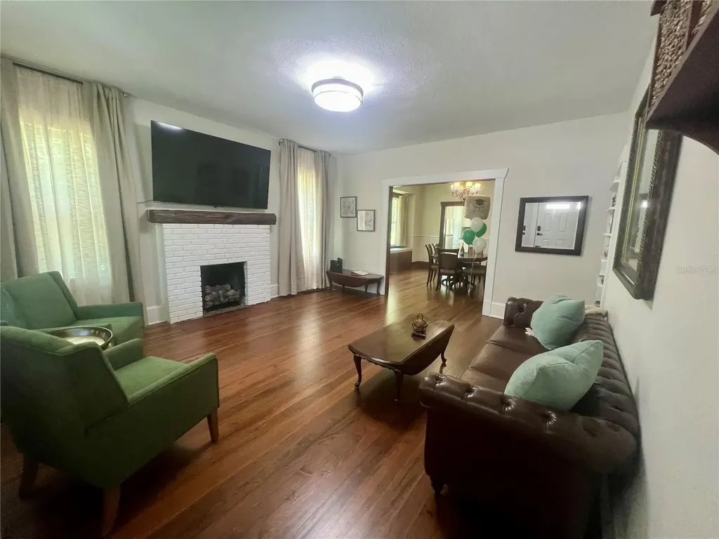 134 N Stone Street Deland FL 32720