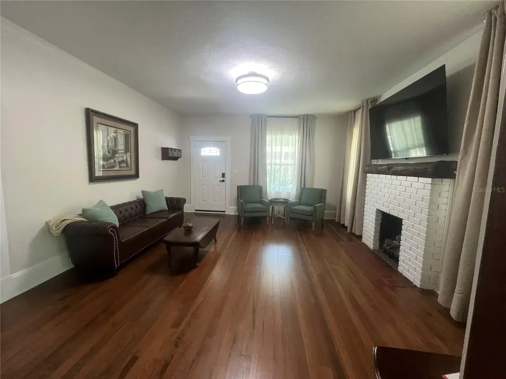134 N Stone Street Deland FL 32720