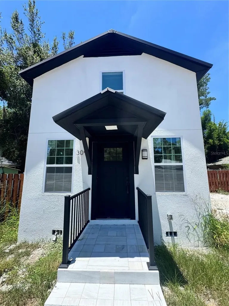 309 E Woodward Avenue Eustis FL 32726