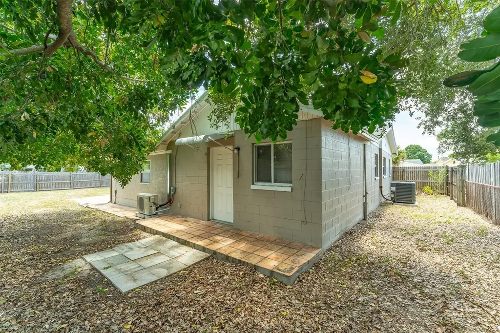 6001 Crestridge Road Tampa FL 33634