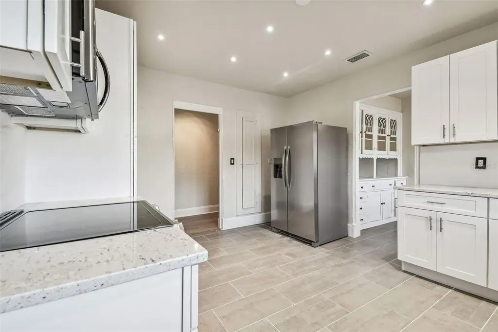 2102 W La Salle Street Tampa FL 33607