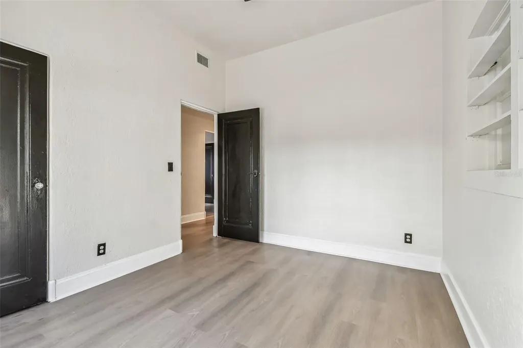 2102 W La Salle Street Tampa FL 33607