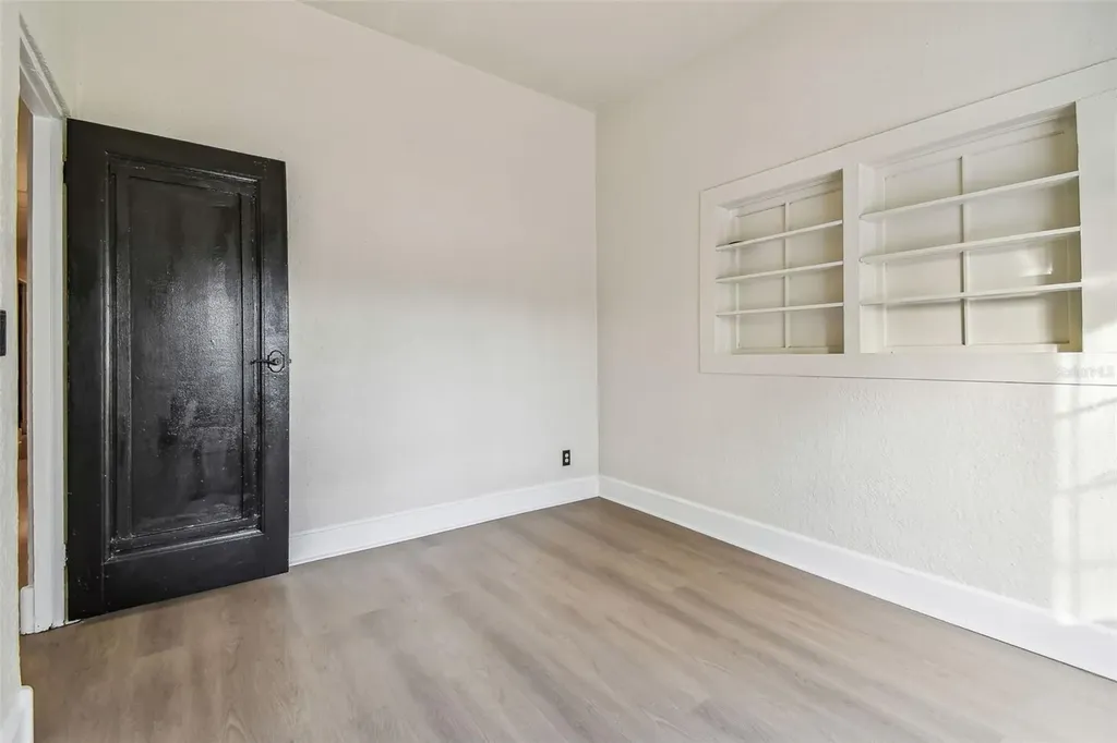 2102 W La Salle Street Tampa FL 33607