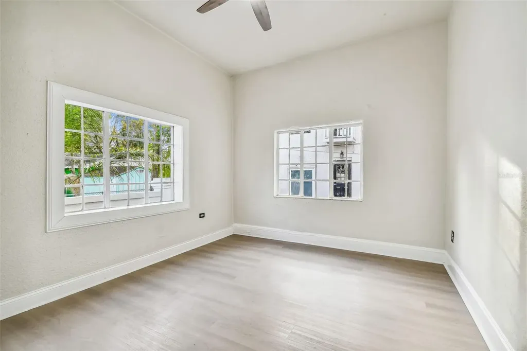 2102 W La Salle Street Tampa FL 33607