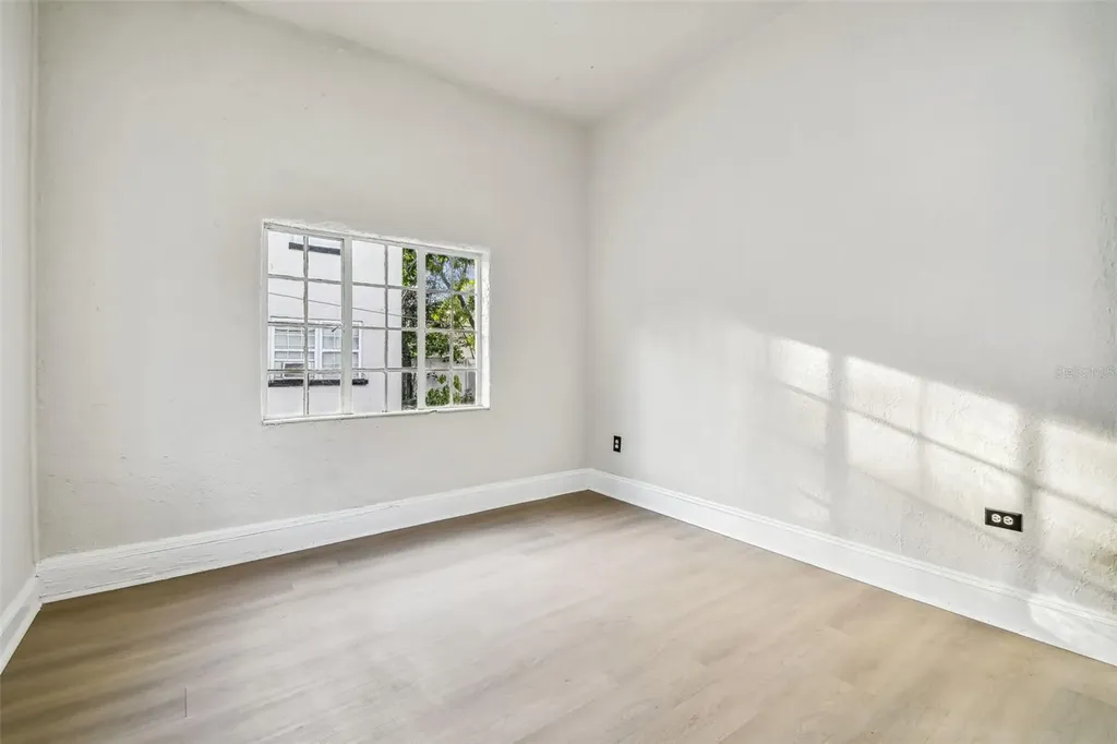 2102 W La Salle Street Tampa FL 33607