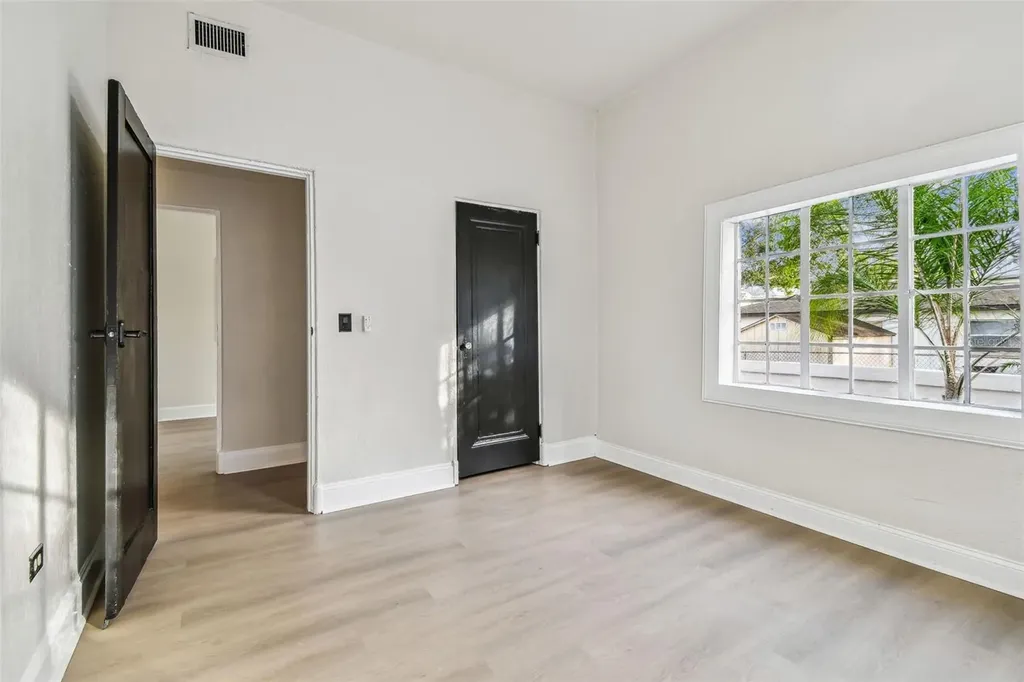 2102 W La Salle Street Tampa FL 33607