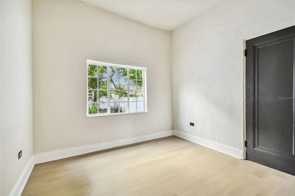 2102 W La Salle Street Tampa FL 33607