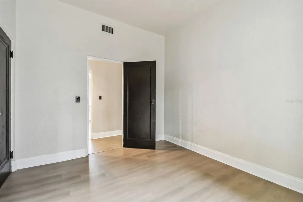 2102 W La Salle Street Tampa FL 33607