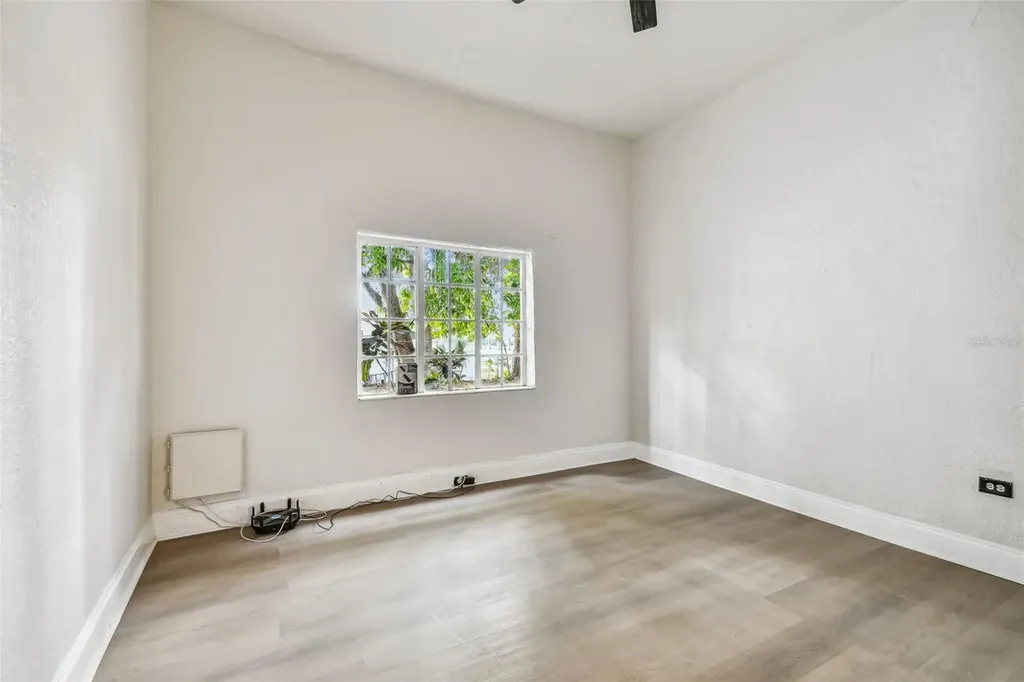 2102 W La Salle Street Tampa FL 33607
