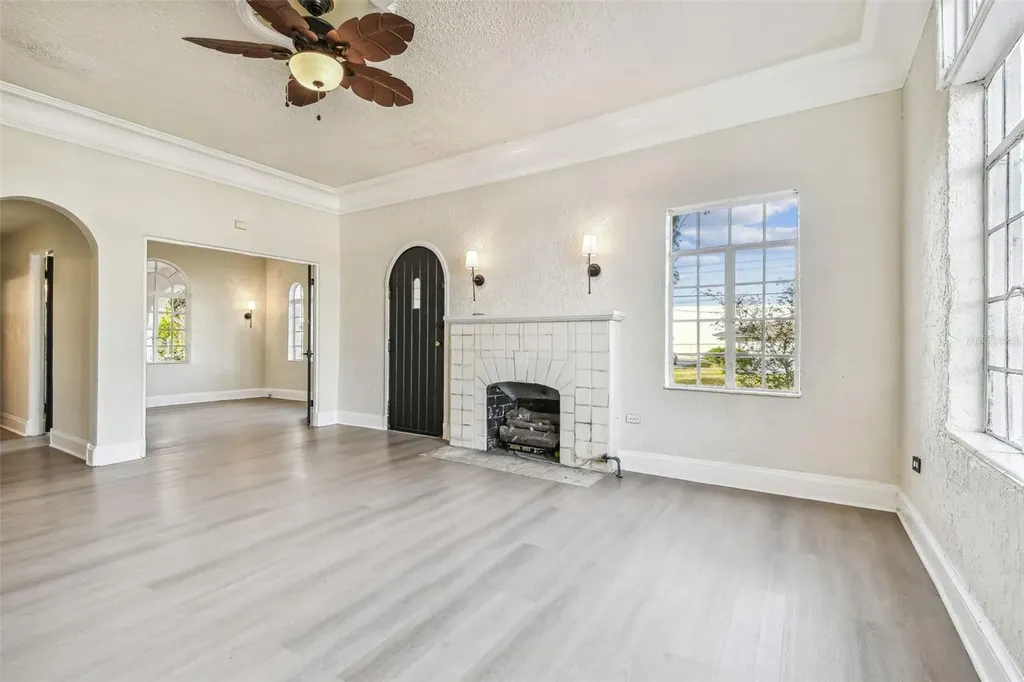 2102 W La Salle Street Tampa FL 33607