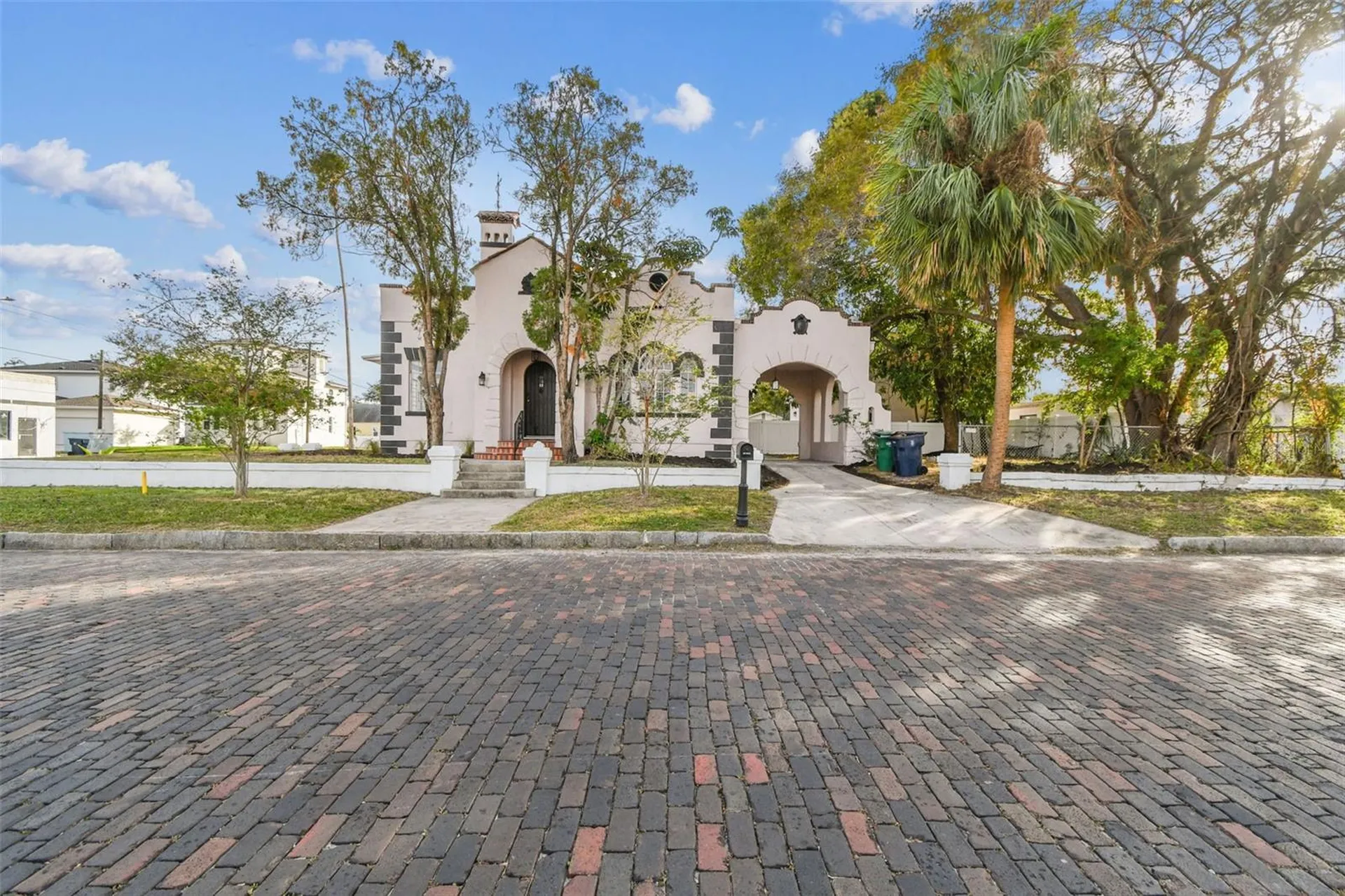 2102 W La Salle Street Tampa FL 33607