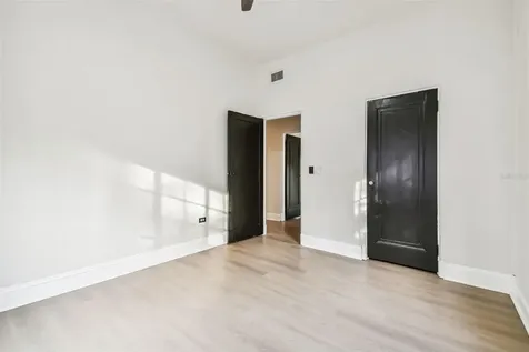2102 W La Salle Street Tampa FL 33607