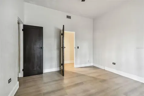 2102 W La Salle Street Tampa FL 33607