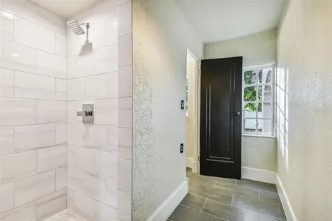 2102 W La Salle Street Tampa FL 33607