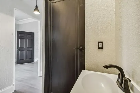 2102 W La Salle Street Tampa FL 33607