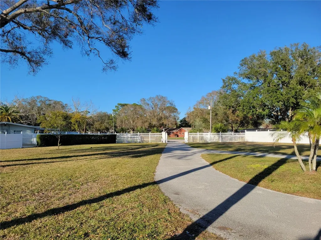 1730 Robinhood Lane Clearwater FL 33764
