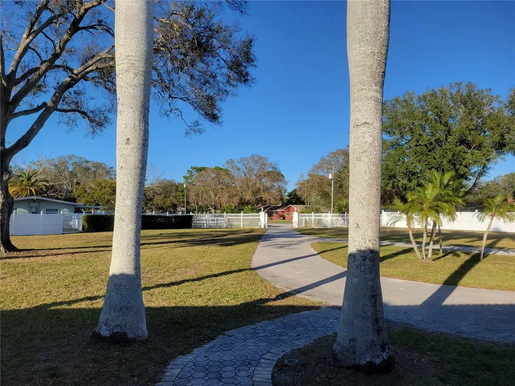 1730 Robinhood Lane Clearwater FL 33764