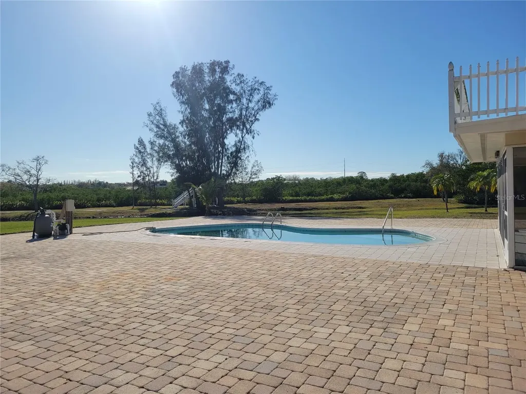 1730 Robinhood Lane Clearwater FL 33764