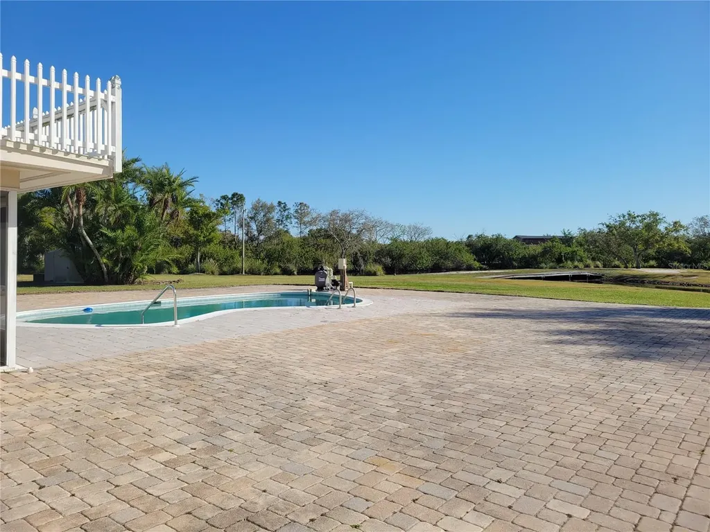 1730 Robinhood Lane Clearwater FL 33764