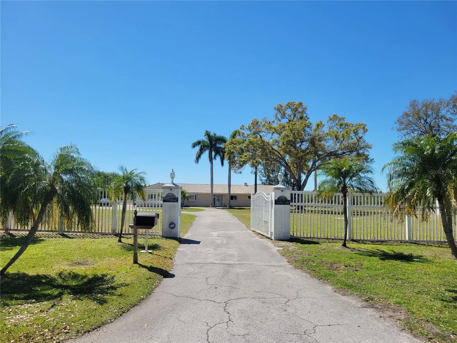 1730 Robinhood Lane Clearwater FL 33764