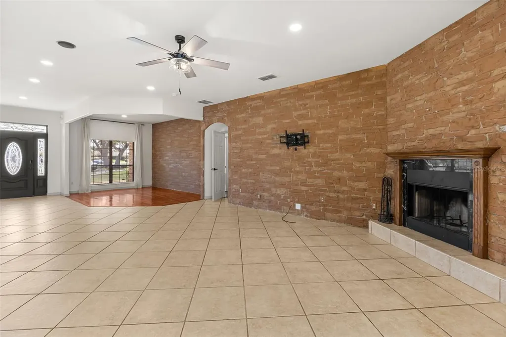 660 Moss Point Cove Court Debary FL 32713