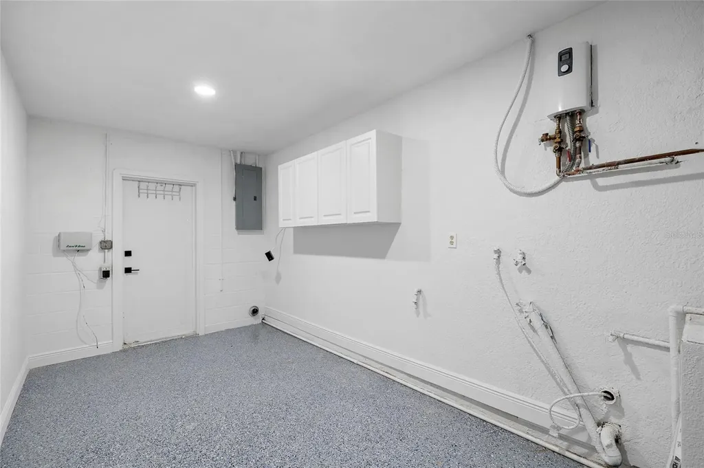 5901 Denver Street NE St Petersburg FL 33703