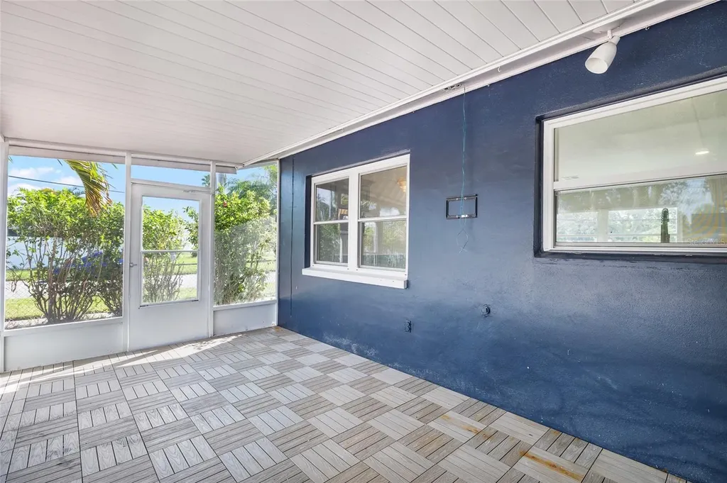5901 Denver Street NE St Petersburg FL 33703