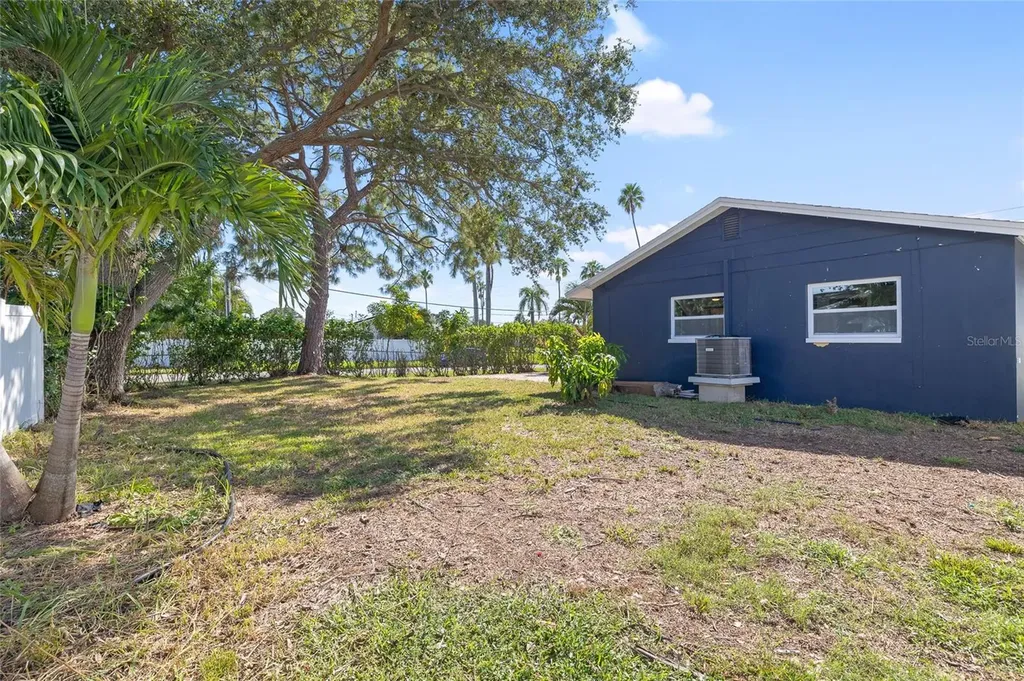 5901 Denver Street NE St Petersburg FL 33703