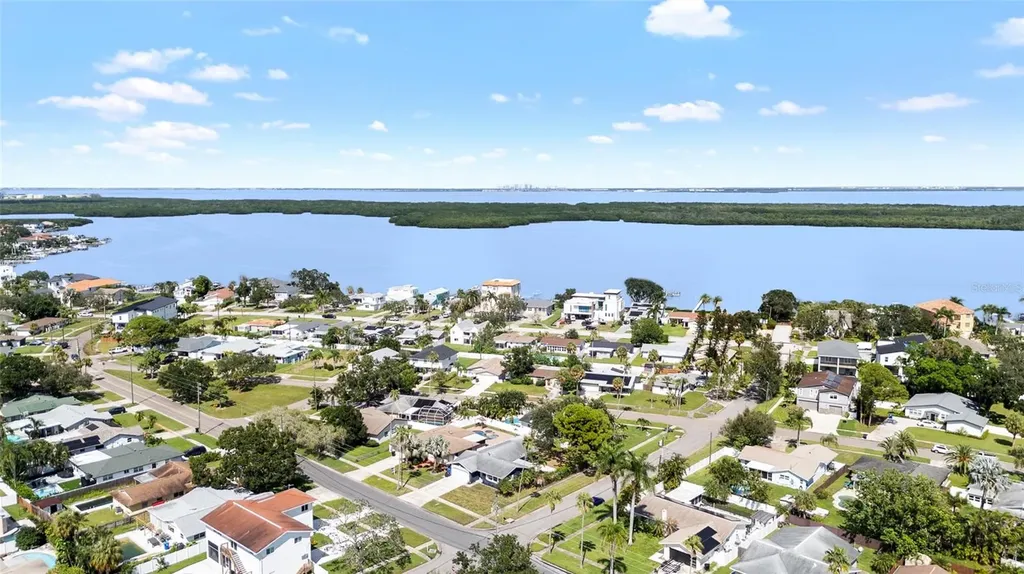 5901 Denver Street NE St Petersburg FL 33703