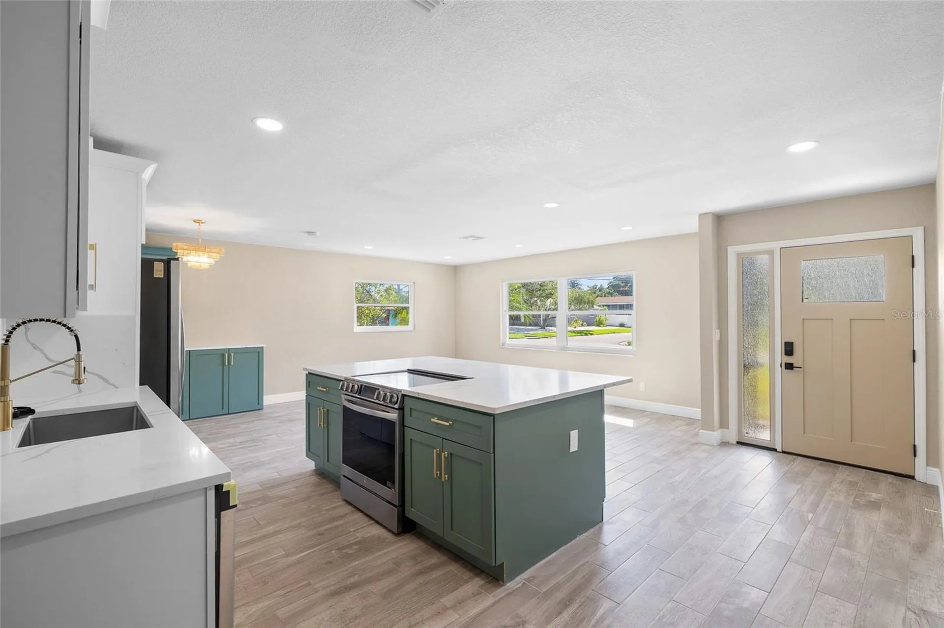 5901 Denver Street NE St Petersburg FL 33703
