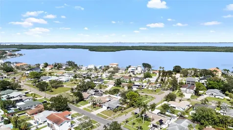 5901 Denver Street NE St Petersburg FL 33703