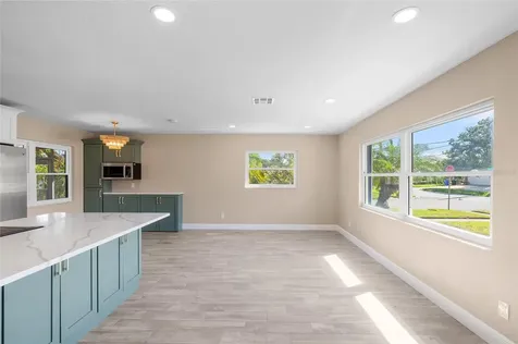 5901 Denver Street NE St Petersburg FL 33703