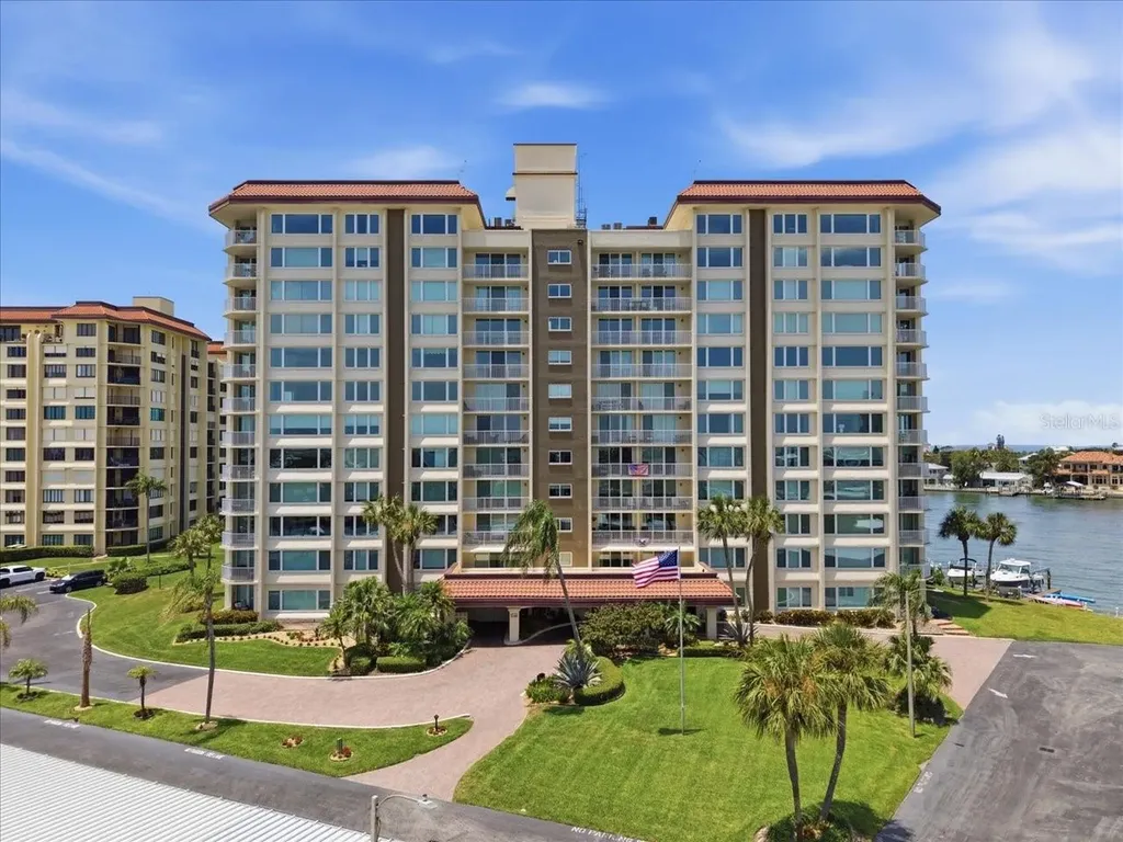 736 Island Way Clearwater Beach FL 33767