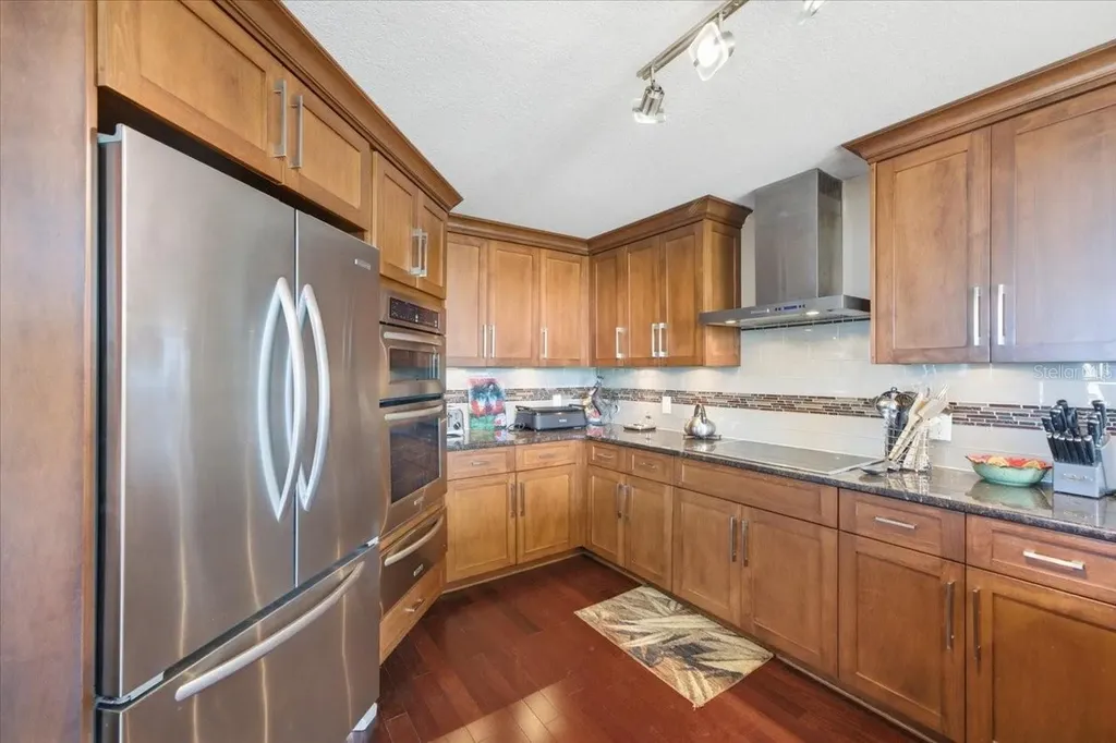 736 Island Way Clearwater Beach FL 33767