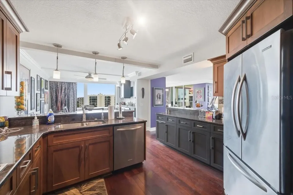 736 Island Way Clearwater Beach FL 33767