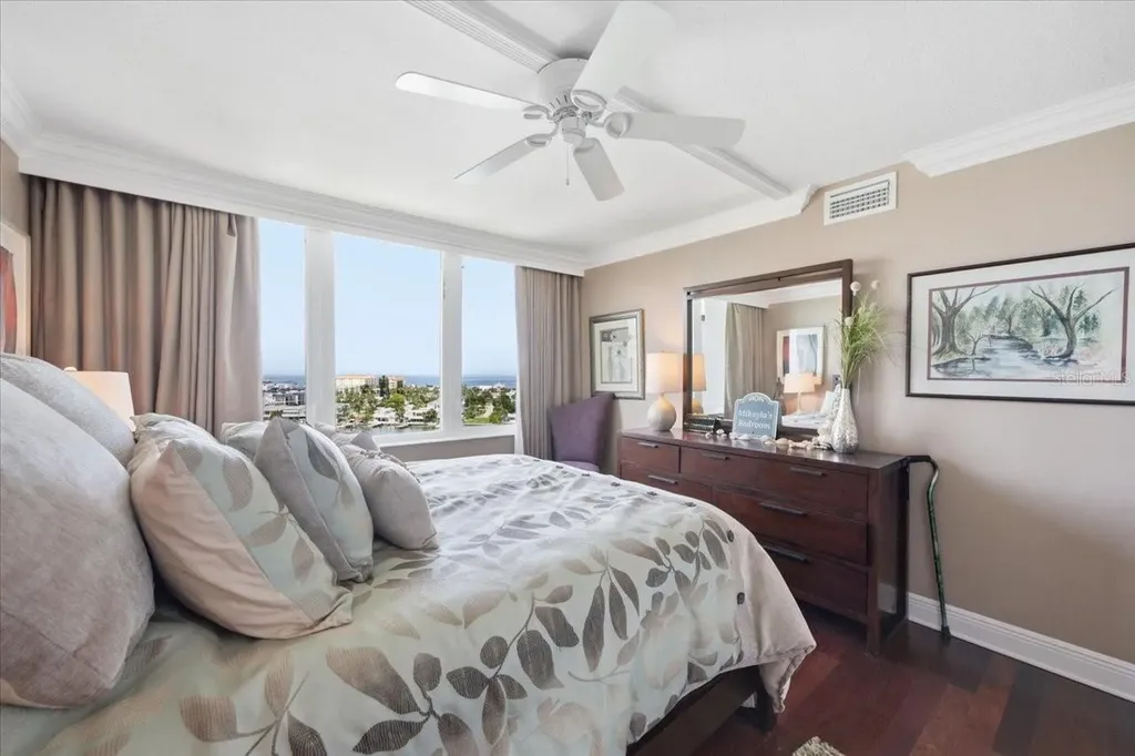 736 Island Way Clearwater Beach FL 33767