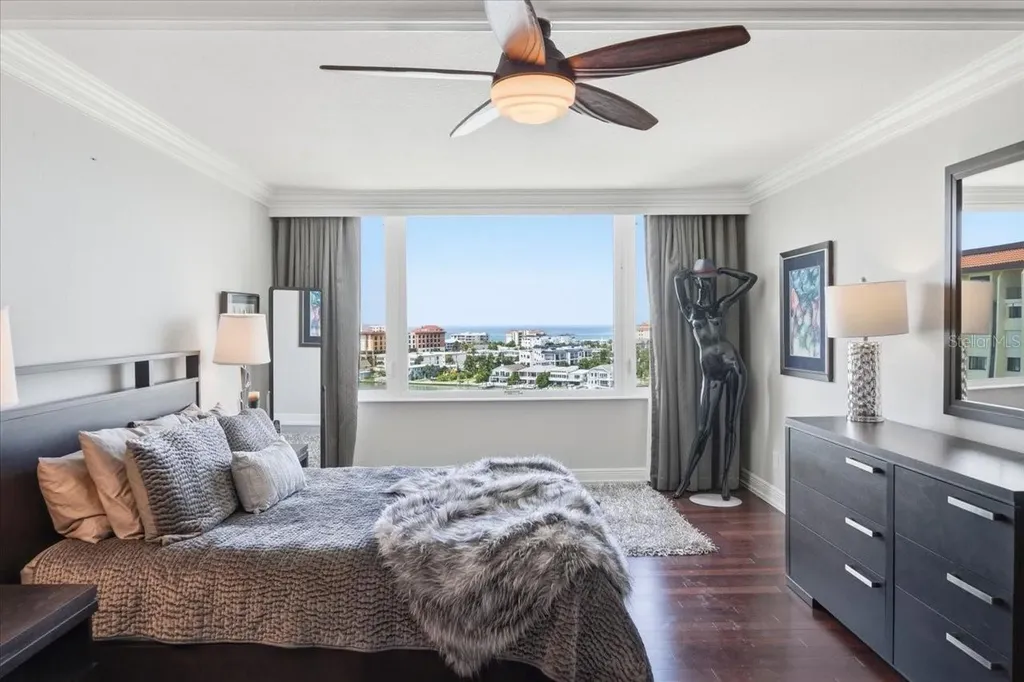 736 Island Way Clearwater Beach FL 33767
