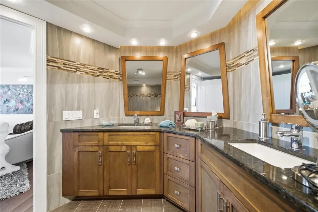 736 Island Way Clearwater Beach FL 33767