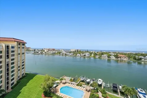 736 Island Way Clearwater Beach FL 33767