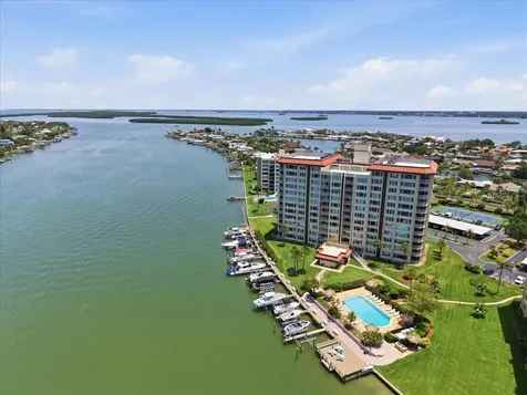 736 Island Way Clearwater Beach FL 33767