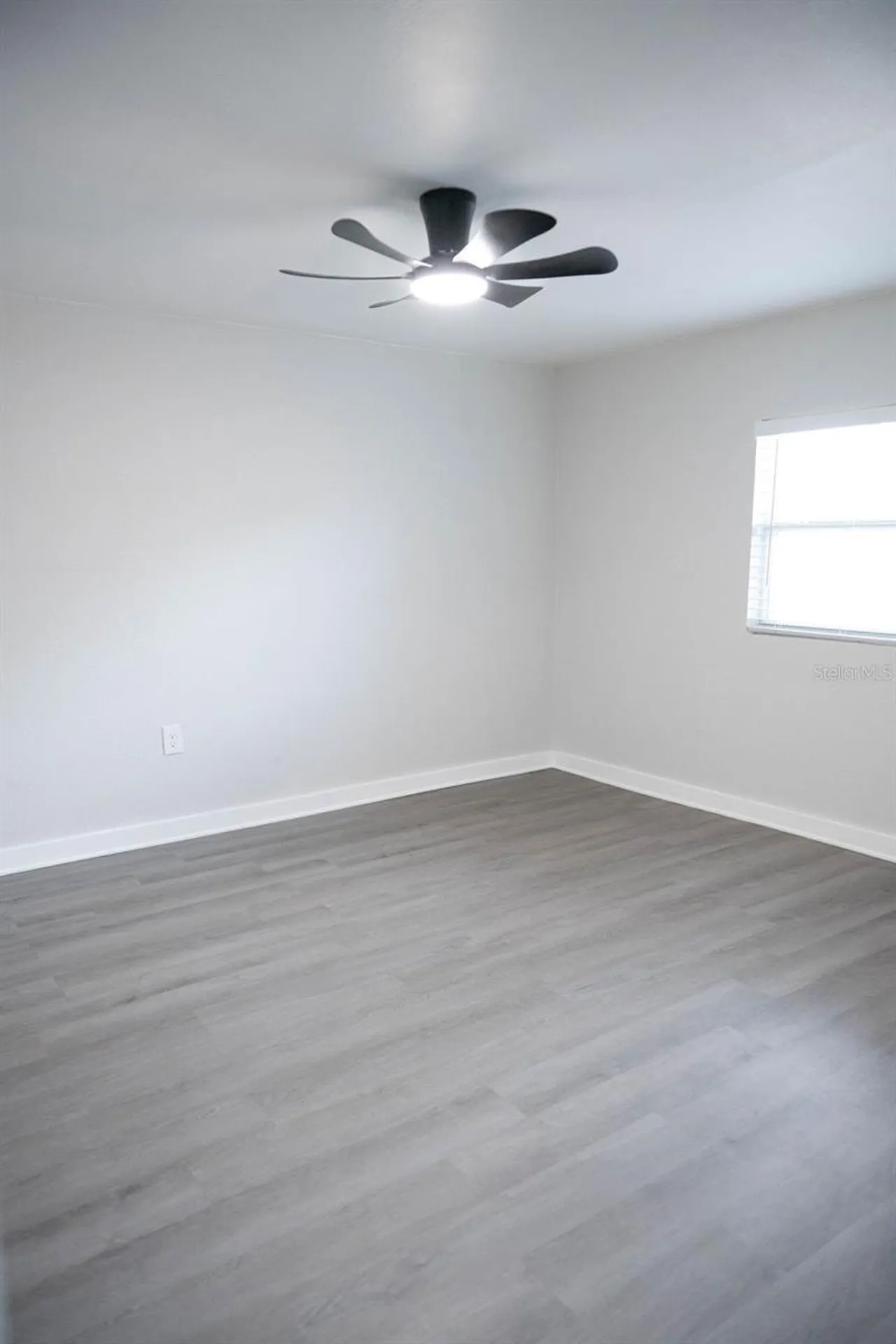 5480 70th Lane N St Petersburg FL 33709