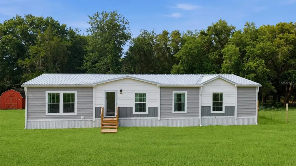 14450 SE Sunset Harbor Road Weirsdale FL 32195