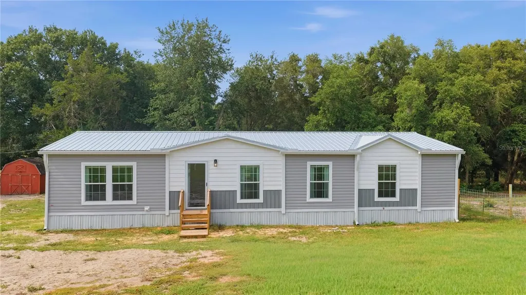 14450 SE Sunset Harbor Road Weirsdale FL 32195
