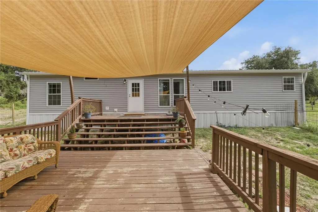 14450 SE Sunset Harbor Road Weirsdale FL 32195
