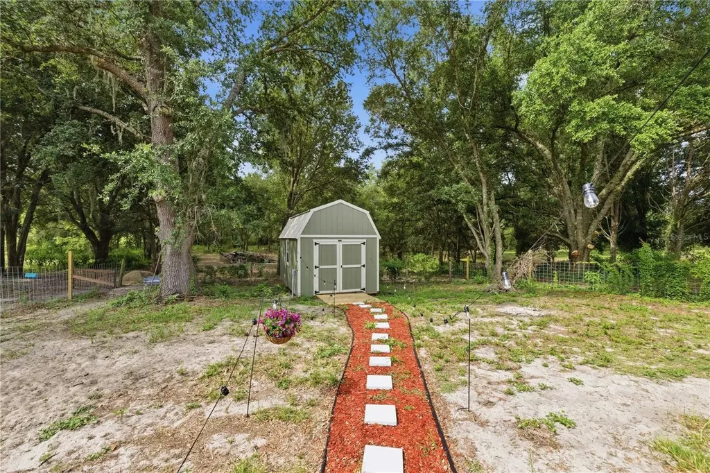 14450 SE Sunset Harbor Road Weirsdale FL 32195