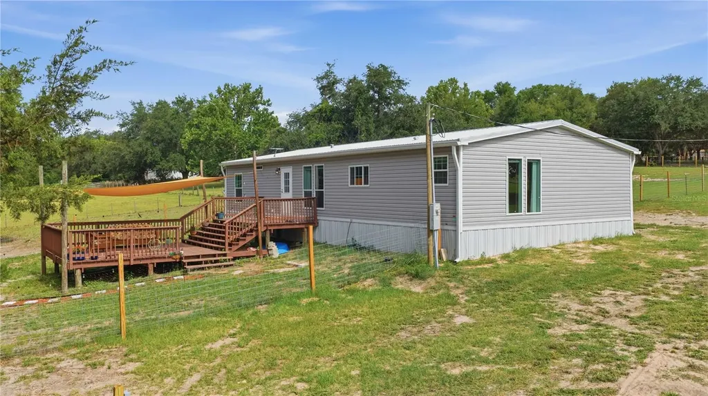 14450 SE Sunset Harbor Road Weirsdale FL 32195